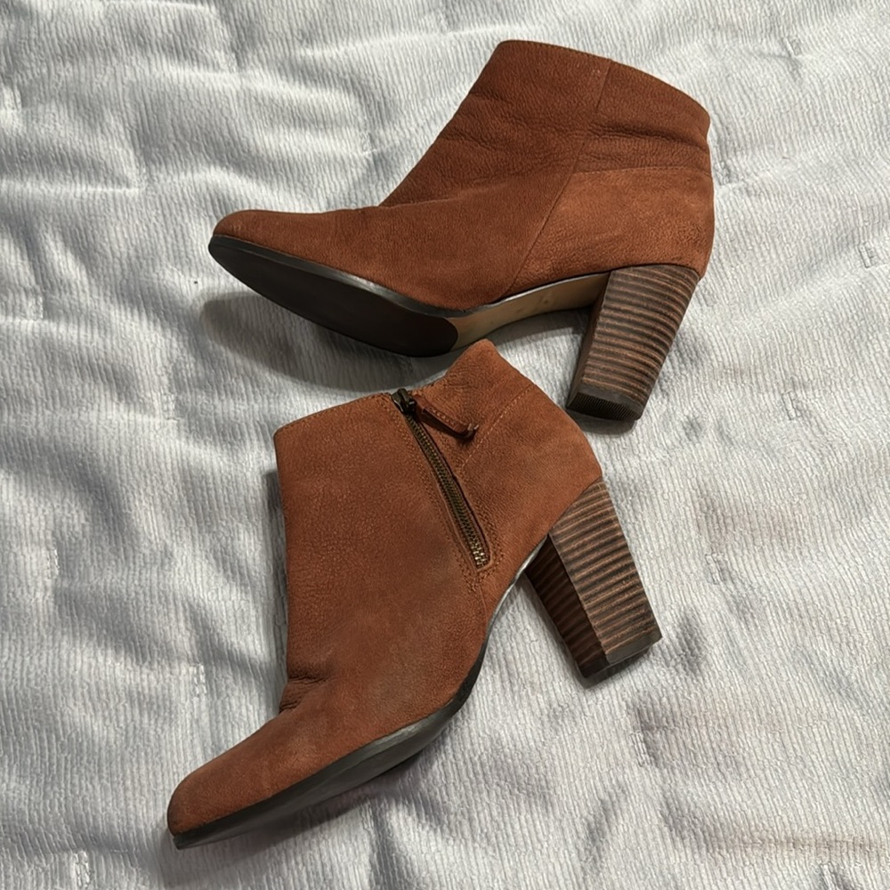 Cole Haan Davenport cognac block heel ankle boots 8 - Picture 4 of 7